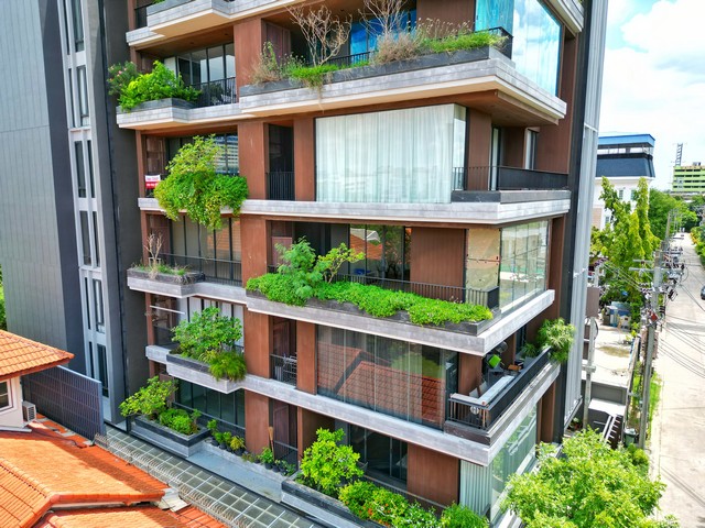 condominium KALM Penthouse ใกล้ MRT พระราม 9 29900000 – 4BR ขนาด 226 SQ.METER ราคาไม่แรง! ห้องกว้าง คอนโดมีความเป็นส่วนตัวสูง มีที่จอดรถ Fix