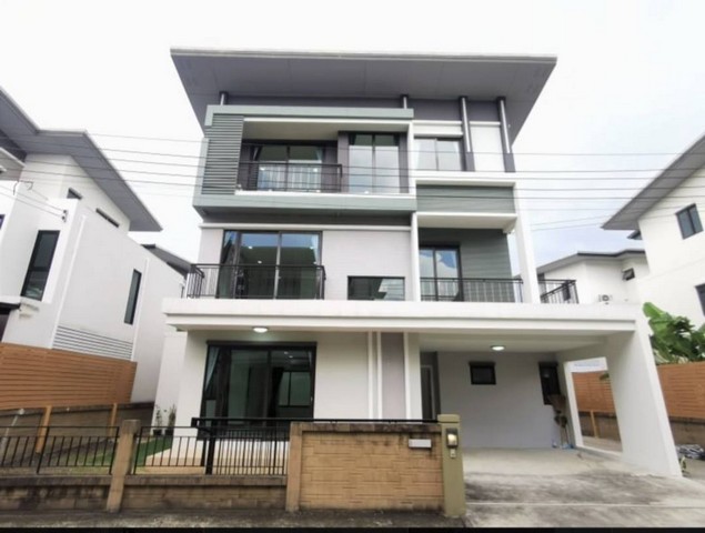 บ้าน โกลเด้นเพรสทีจ สุขุาภิบาล5 ขนาดพื้นที่ 57 Square Wah 0 NGAN 0 RAI 7BR 9500000 BAHT. NICE!