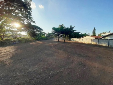 โอกาสทอง! ขายที่ดินใจกลางเมืองอุดร บนทำเลศักยภาพสูงสุด ใกล้HomePro อุดรธานี และ ใกล้Central Plazaอุดร เพียงไม่กี่นาที ที่ดินถมแล้วผืนนี้ ถูกกว่าตลาด อย่างชัดเจน ด้วยพิกัดที่ ใกล้UD Townอุดร และโรงพยาบาลกรุงเทพ ทำให้ เหมาะทำคอมมูนิตี้มอลล์ ร้านอาหาร หรือคาเฟ่ระดับไฮเอนด์ เพื่อรองรับกำลังซื้อจากทุกทิศทางในตัวเมือง