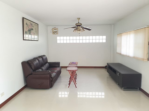 บ้าน ขาย ห้างโรงเรียนโรงพยาบาล ใกล้แหล่งท่องเที่ยวพัทยา ใจกลางศรีราชา ขายบ้านศรีราชาใกล้ แหลมฉบัง